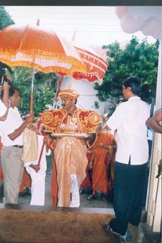 2003.01 04 - Akta Patra Pradanaya ( credential ceremony) at citi hall in Kurunegala about The C35.jpg